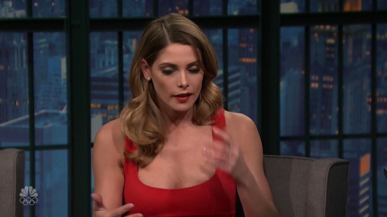 Ashley-Greene-dot_nl-6april2016LateNightwithSethMeyers0244.jpg