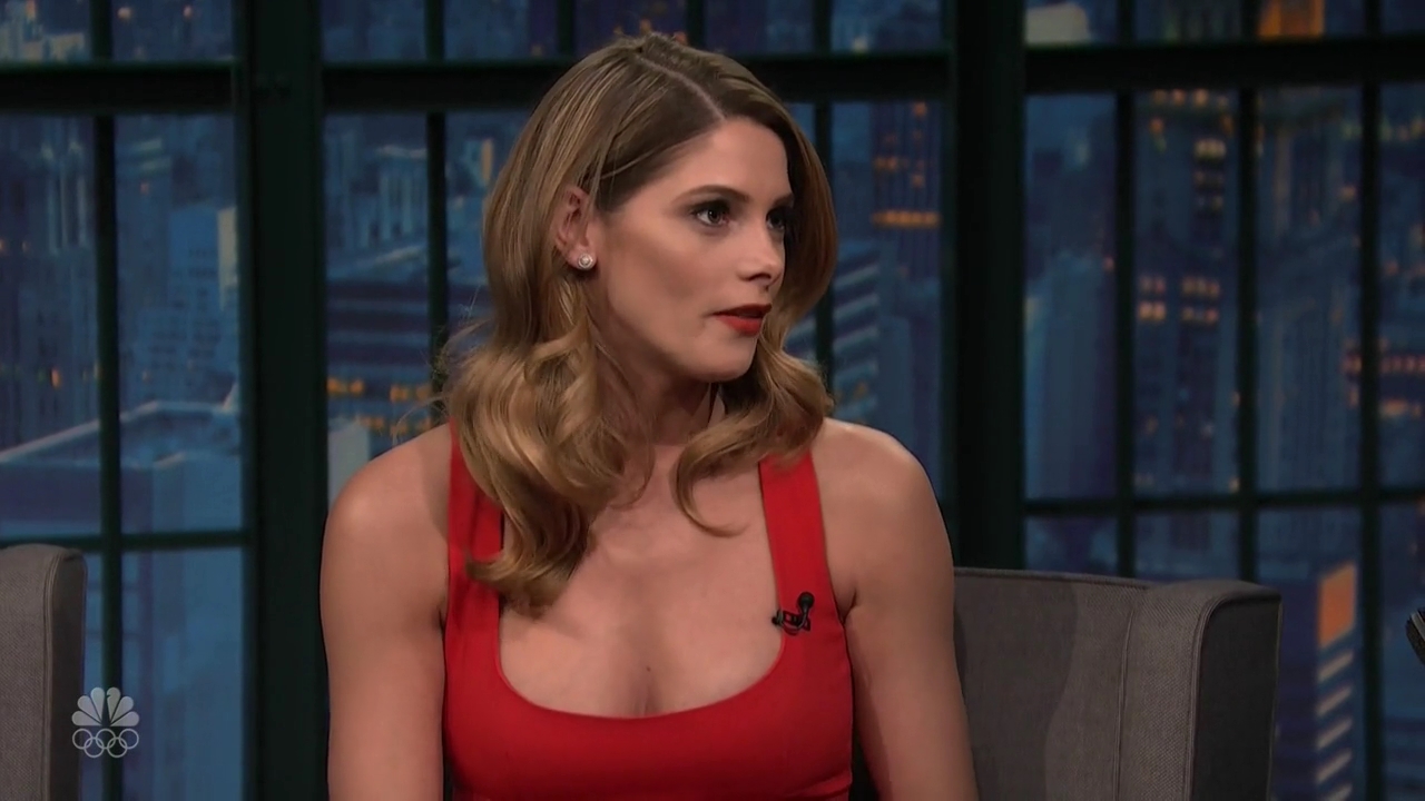 Ashley-Greene-dot_nl-6april2016LateNightwithSethMeyers0248.jpg