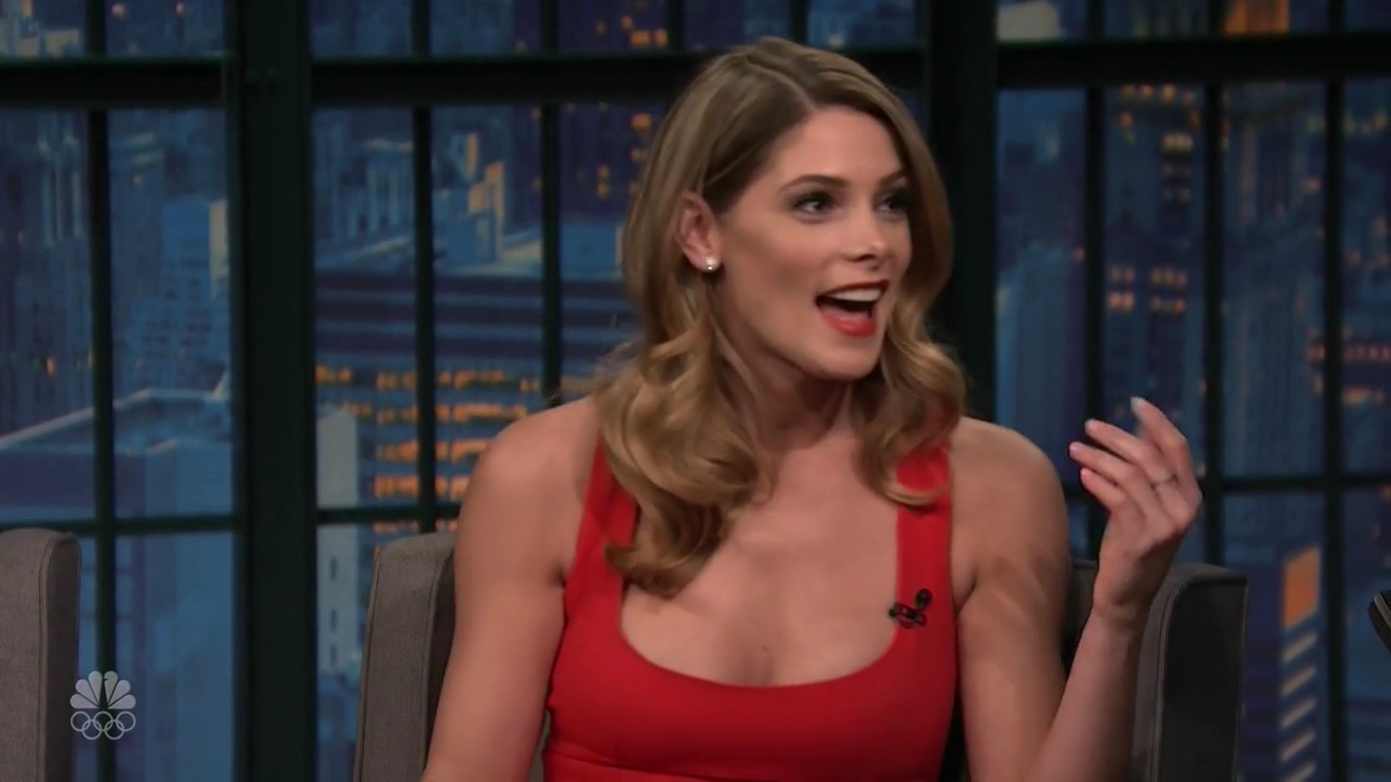 Ashley-Greene-dot_nl-6april2016LateNightwithSethMeyers0253.jpg