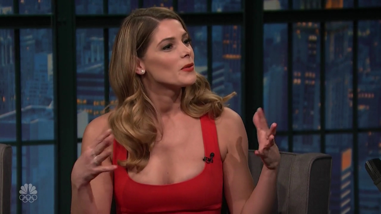 Ashley-Greene-dot_nl-6april2016LateNightwithSethMeyers0266.jpg