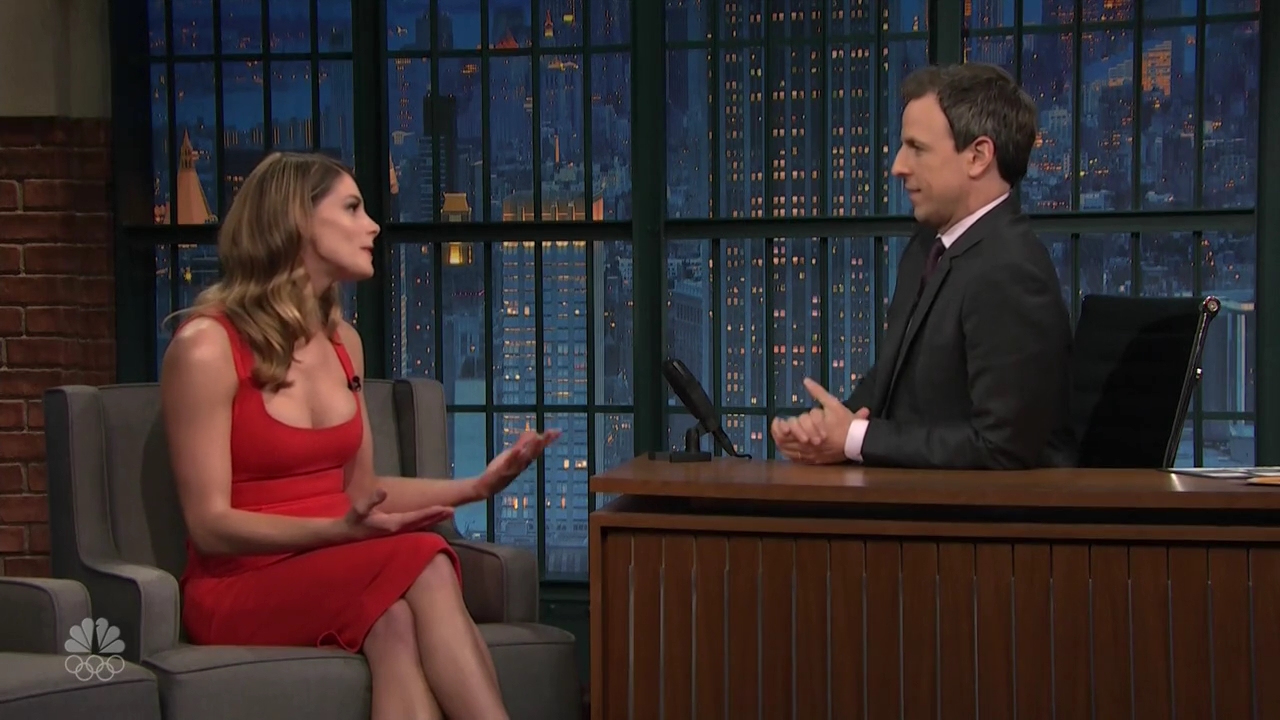 Ashley-Greene-dot_nl-6april2016LateNightwithSethMeyers0285.jpg