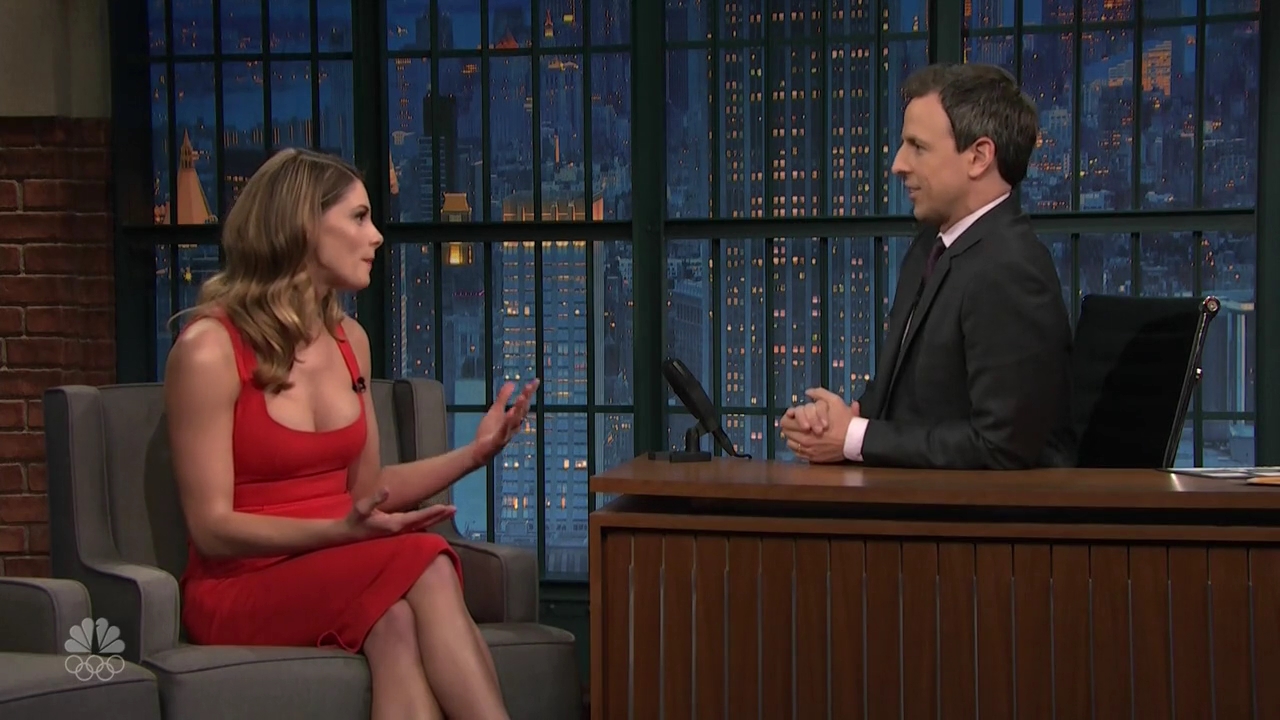 Ashley-Greene-dot_nl-6april2016LateNightwithSethMeyers0287.jpg