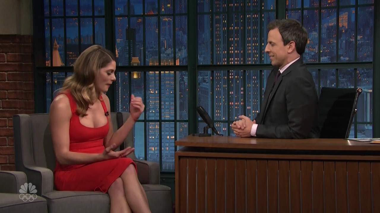 Ashley-Greene-dot_nl-6april2016LateNightwithSethMeyers0288.jpg