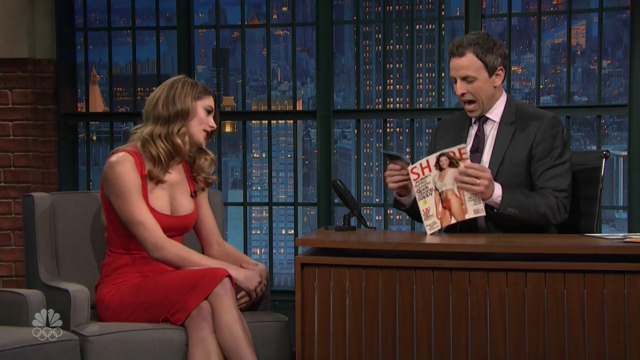 Ashley-Greene-dot_nl-6april2016LateNightwithSethMeyers0308.jpg