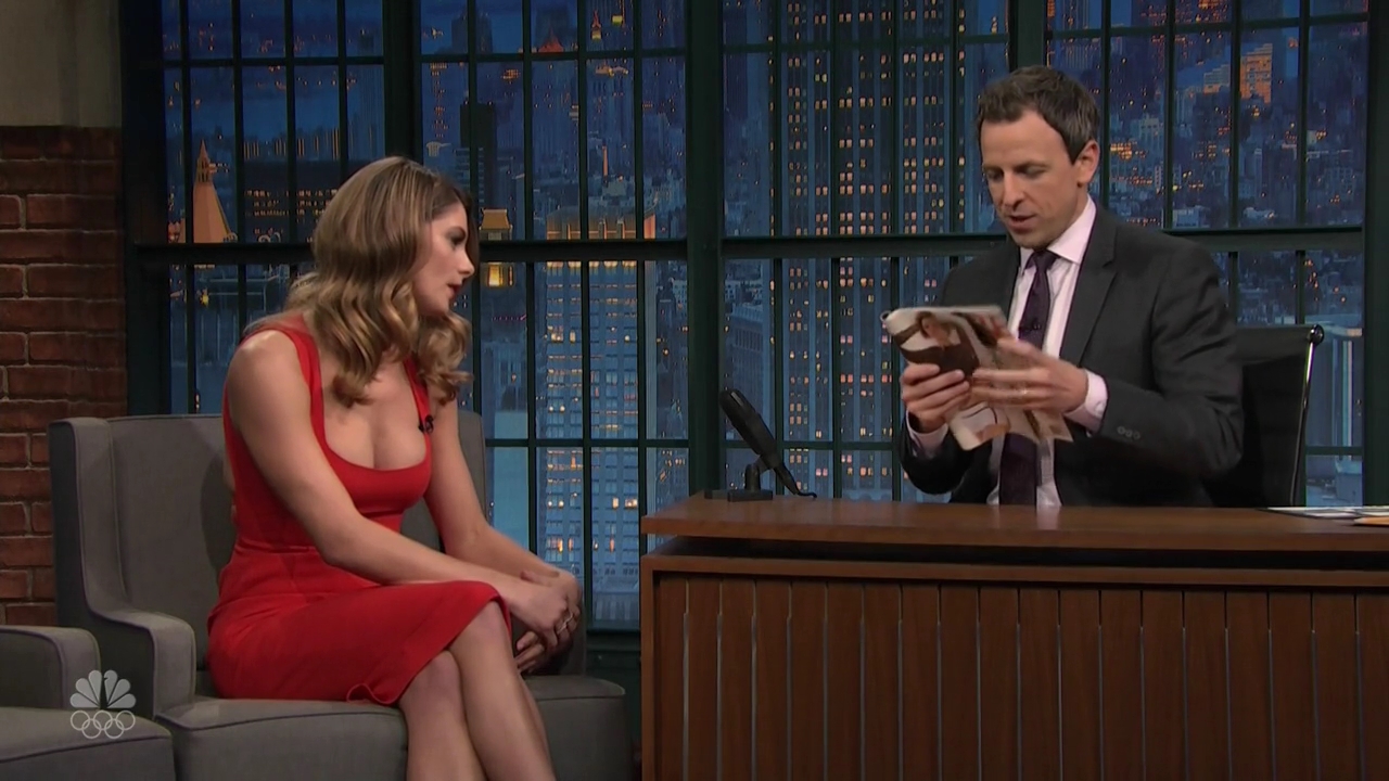 Ashley-Greene-dot_nl-6april2016LateNightwithSethMeyers0312.jpg
