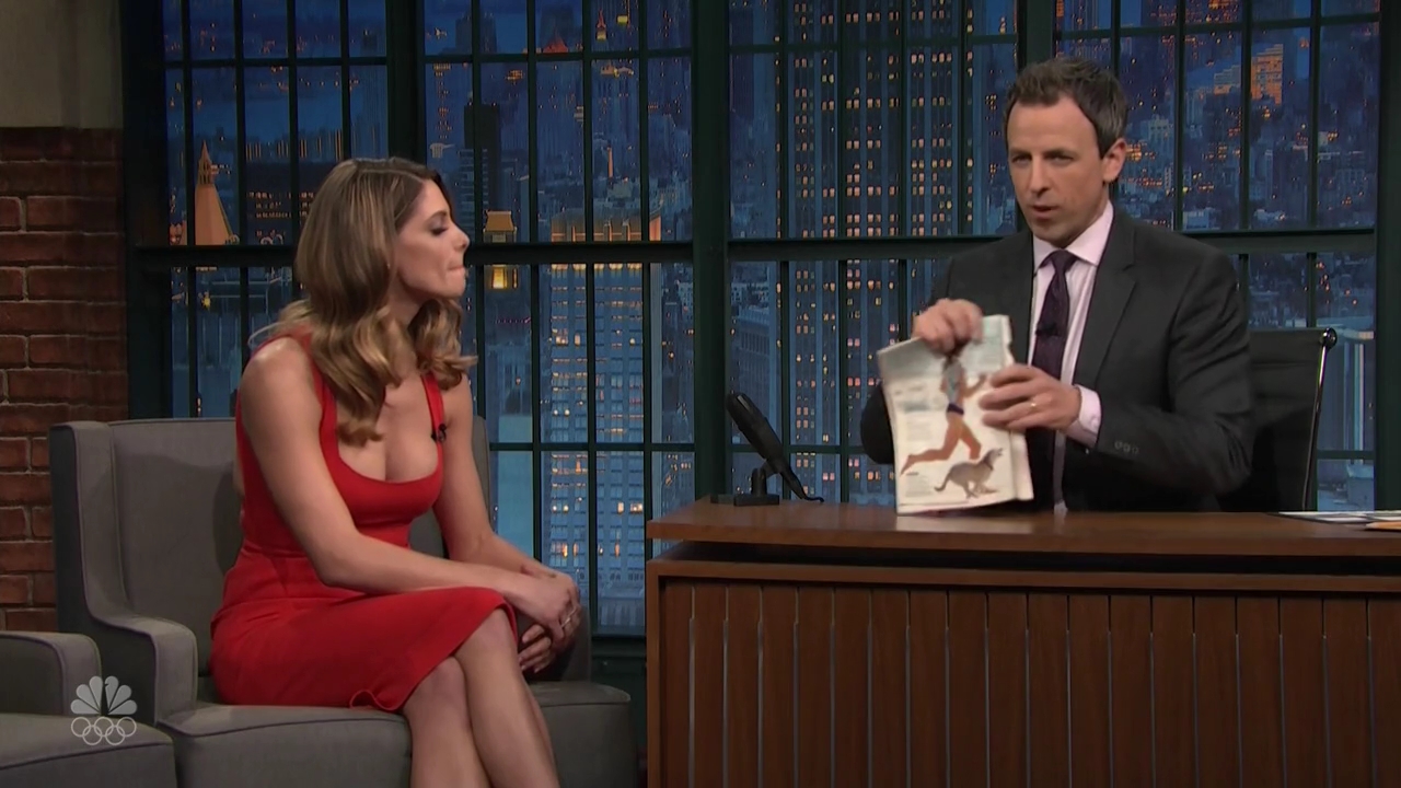 Ashley-Greene-dot_nl-6april2016LateNightwithSethMeyers0316.jpg
