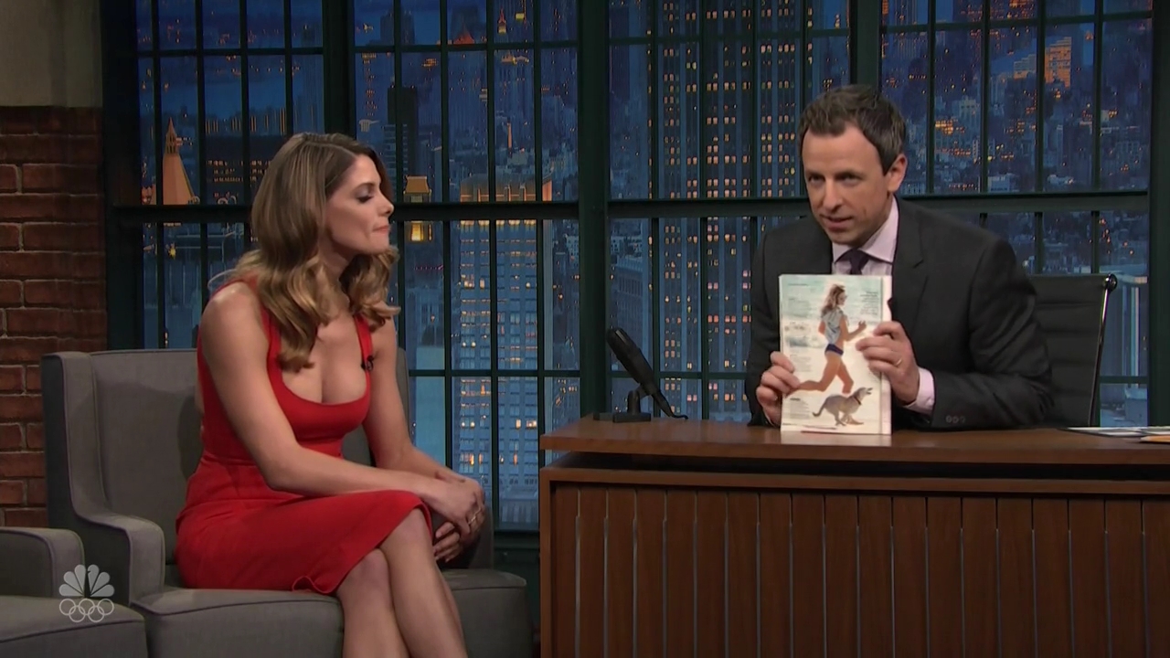 Ashley-Greene-dot_nl-6april2016LateNightwithSethMeyers0318.jpg