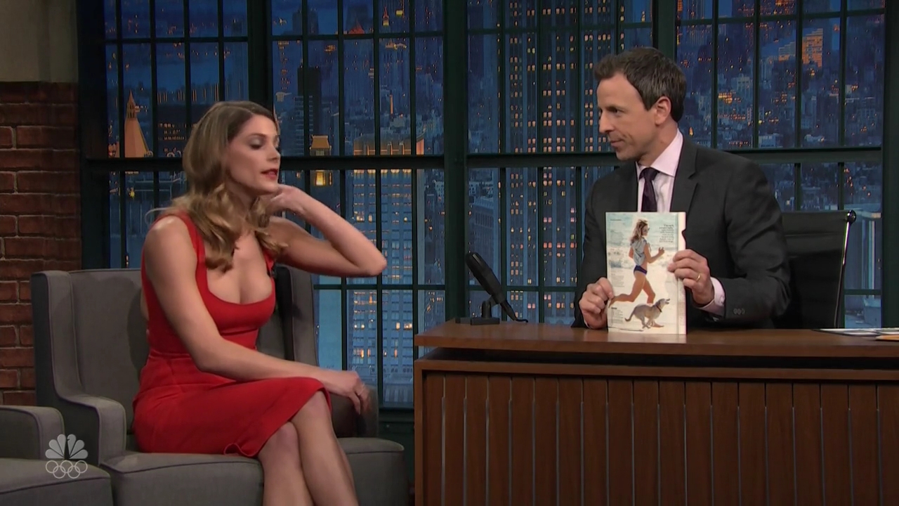 Ashley-Greene-dot_nl-6april2016LateNightwithSethMeyers0341.jpg