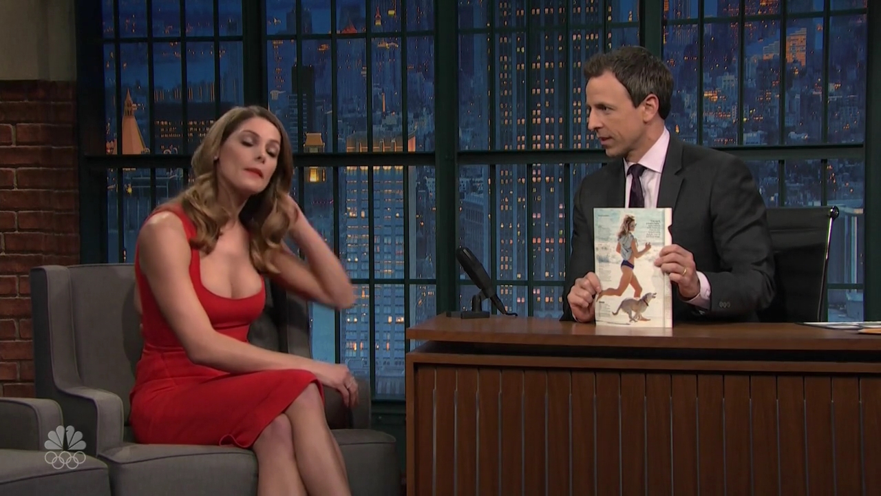 Ashley-Greene-dot_nl-6april2016LateNightwithSethMeyers0342.jpg