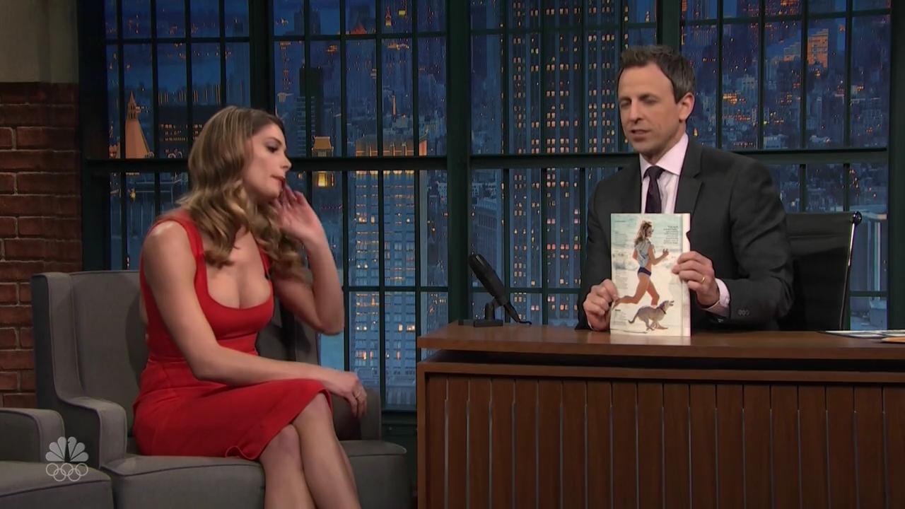 Ashley-Greene-dot_nl-6april2016LateNightwithSethMeyers0345.jpg