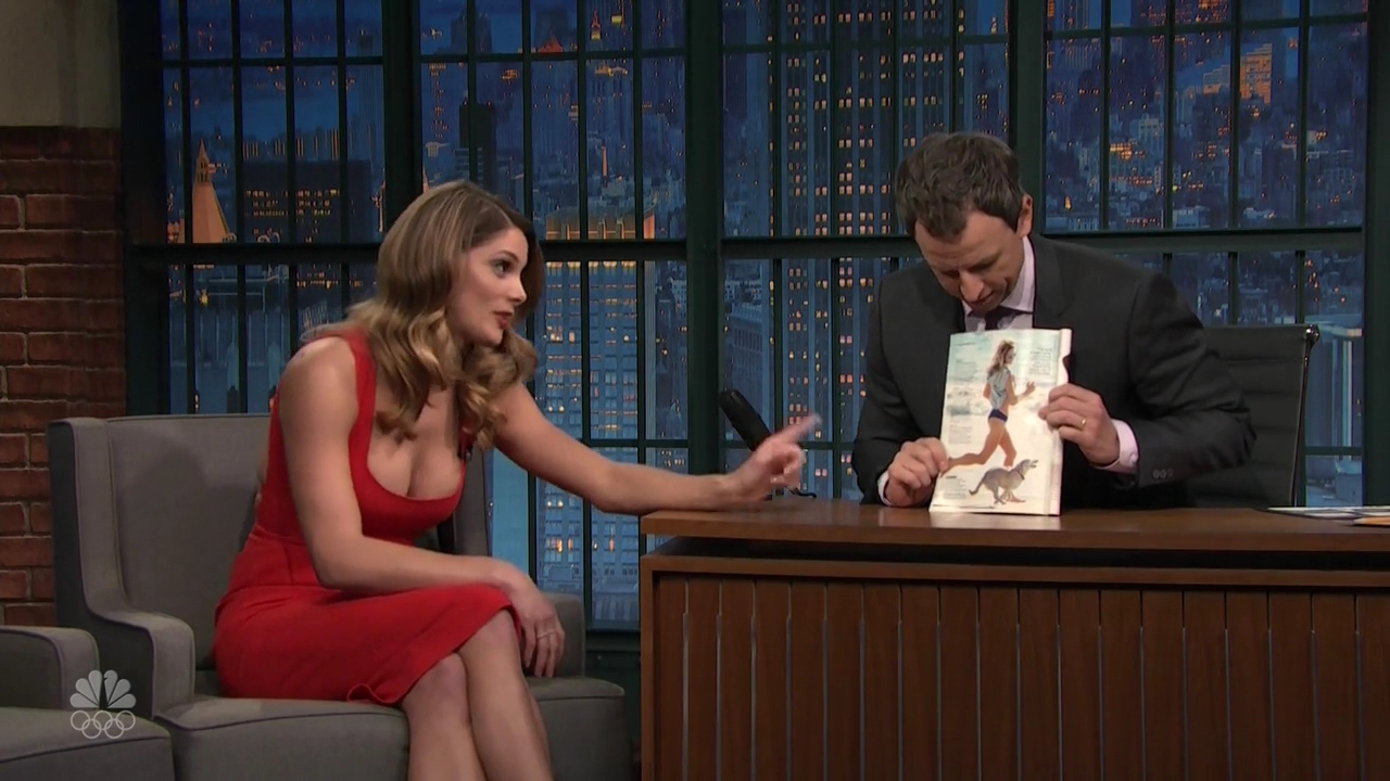Ashley-Greene-dot_nl-6april2016LateNightwithSethMeyers0358.jpg