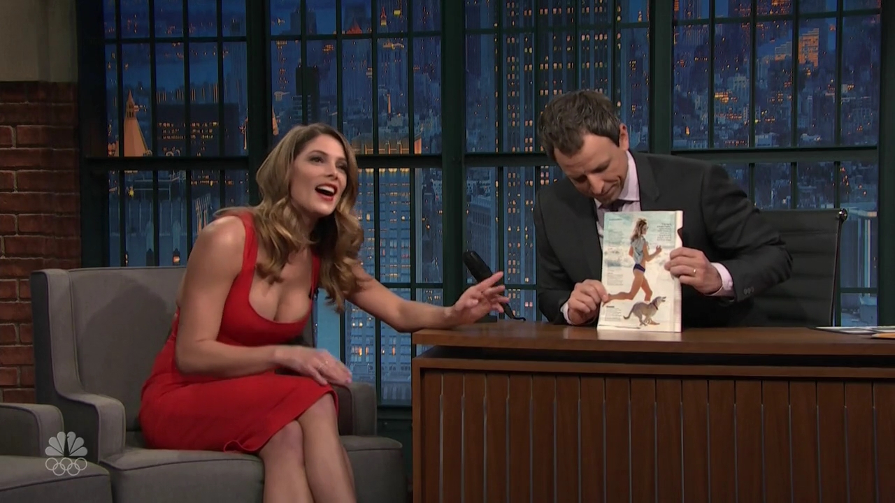 Ashley-Greene-dot_nl-6april2016LateNightwithSethMeyers0360.jpg