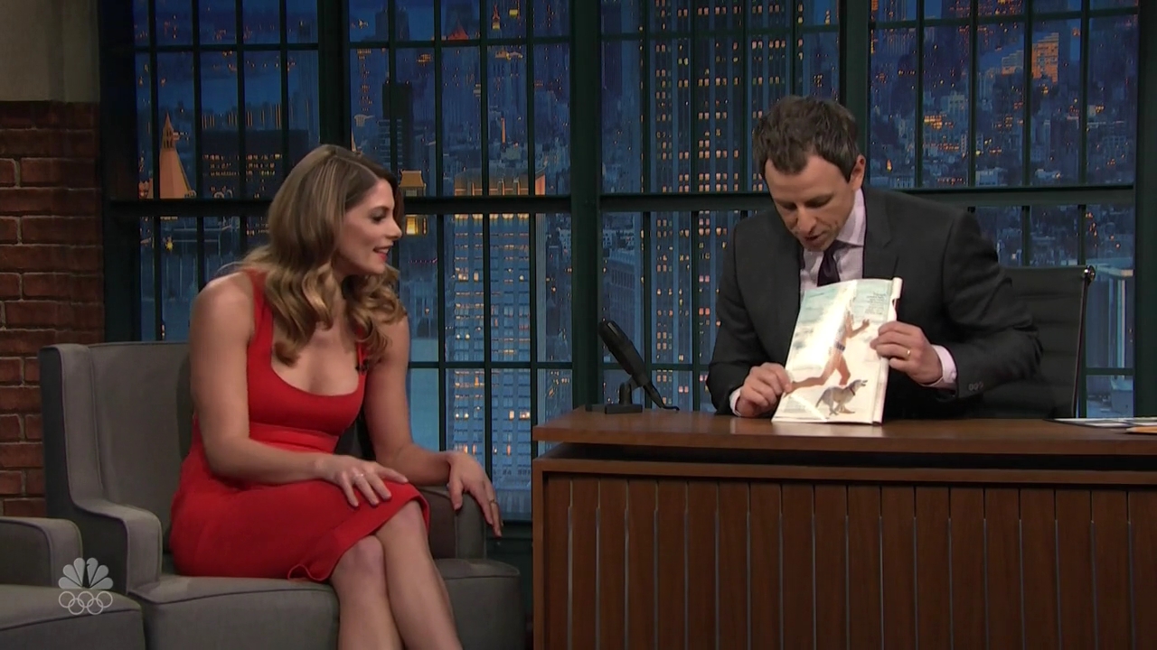 Ashley-Greene-dot_nl-6april2016LateNightwithSethMeyers0394.jpg