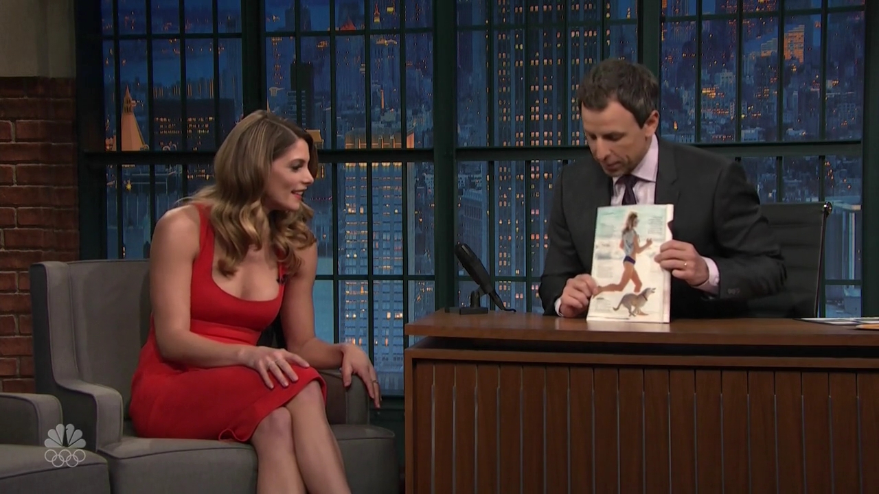Ashley-Greene-dot_nl-6april2016LateNightwithSethMeyers0395.jpg