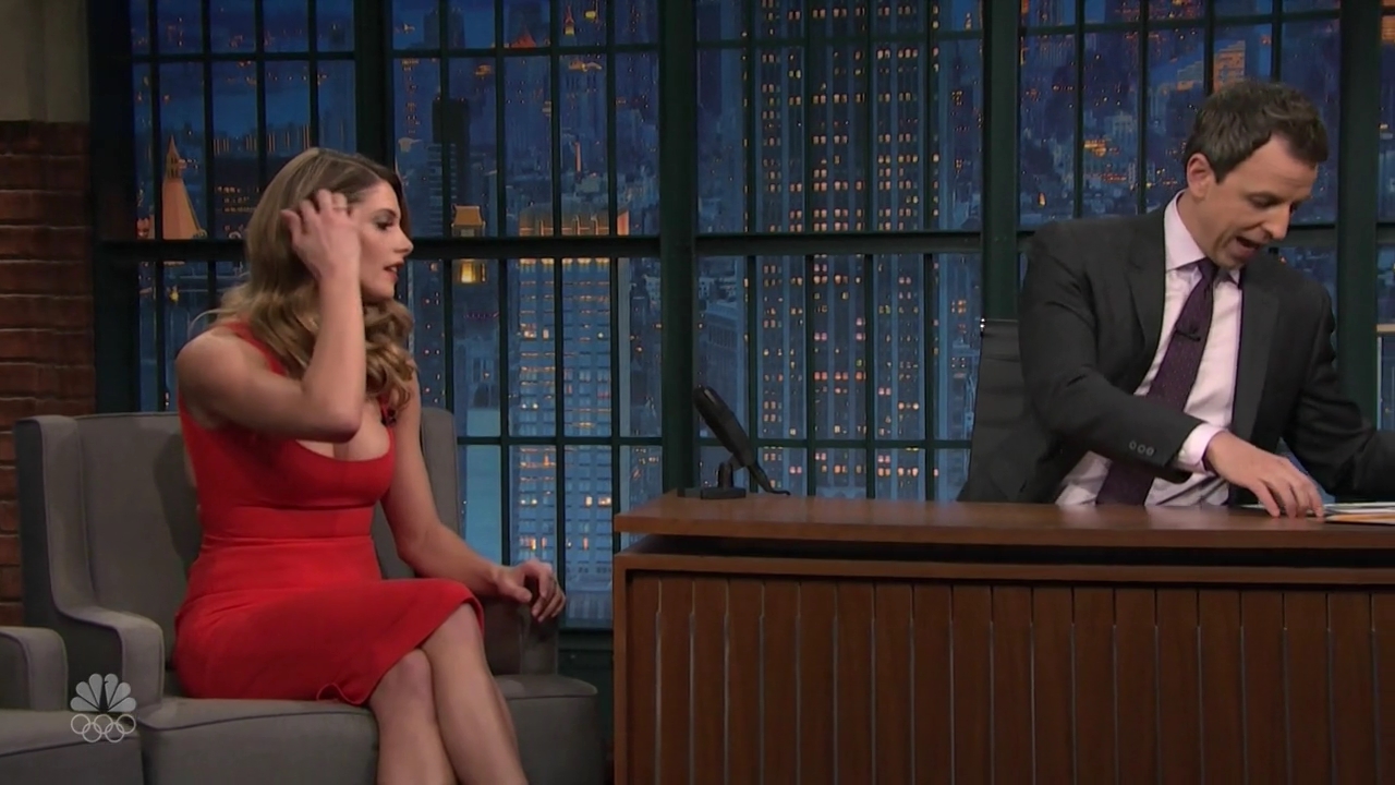 Ashley-Greene-dot_nl-6april2016LateNightwithSethMeyers0413.jpg