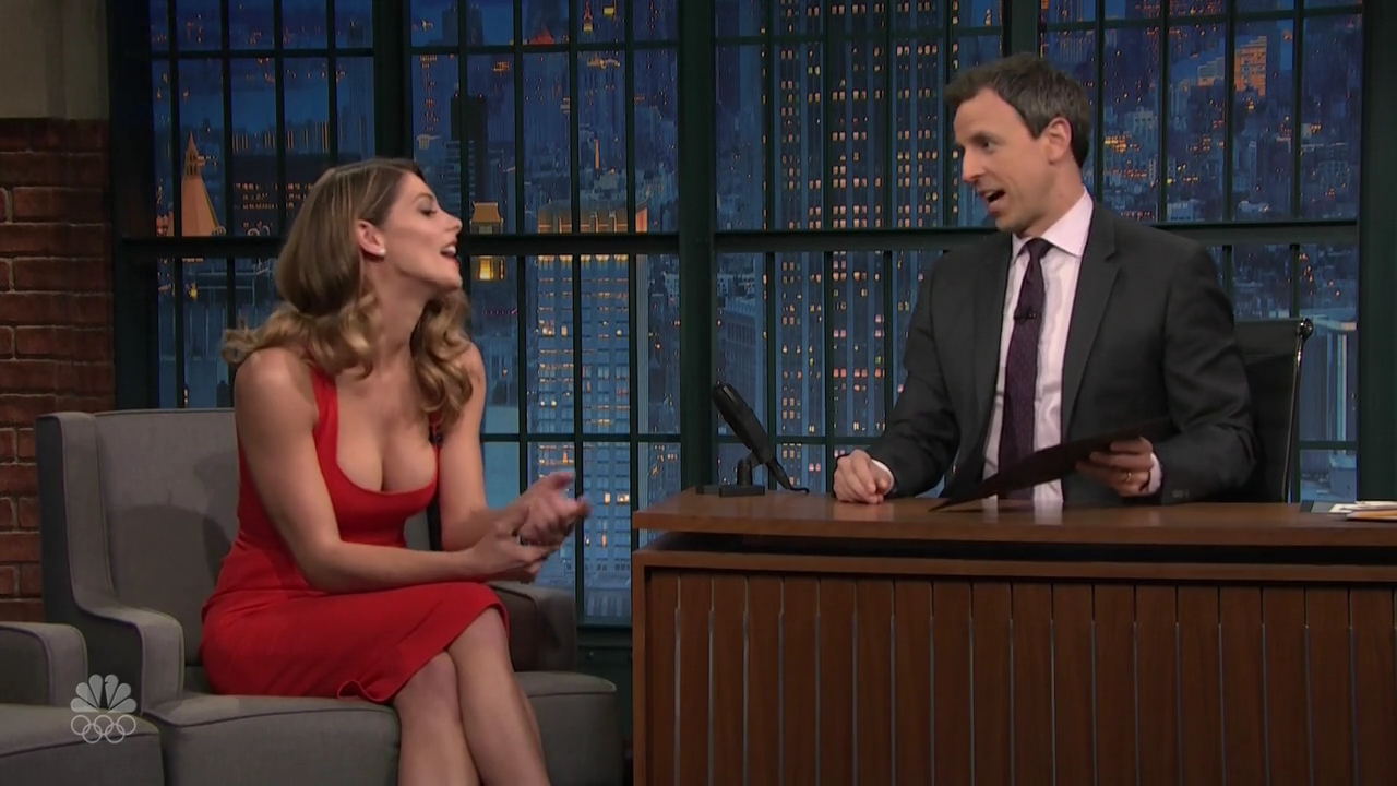 Ashley-Greene-dot_nl-6april2016LateNightwithSethMeyers0444.jpg