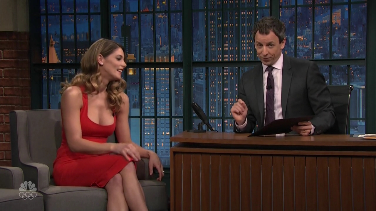 Ashley-Greene-dot_nl-6april2016LateNightwithSethMeyers0453.jpg