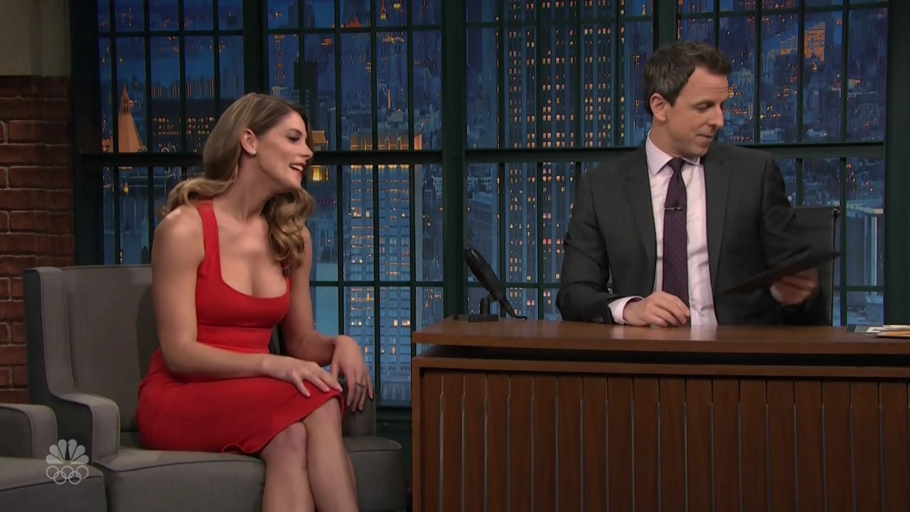 Ashley-Greene-dot_nl-6april2016LateNightwithSethMeyers0473.jpg