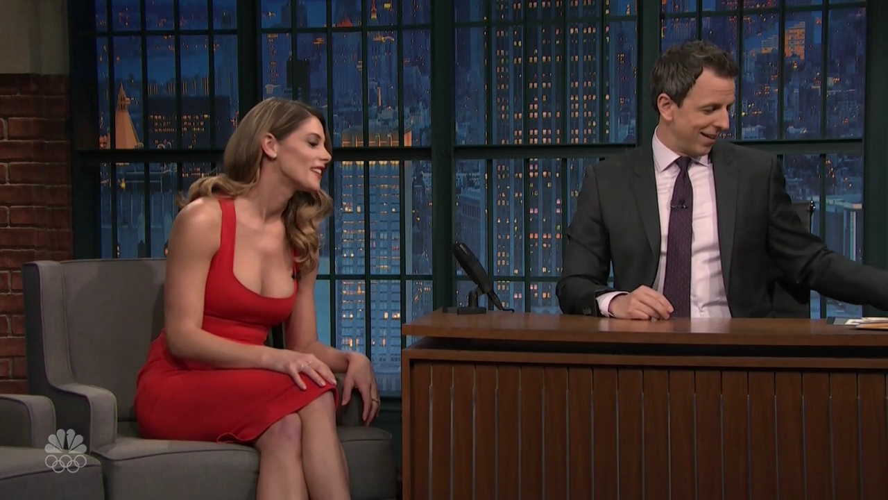 Ashley-Greene-dot_nl-6april2016LateNightwithSethMeyers0475.jpg