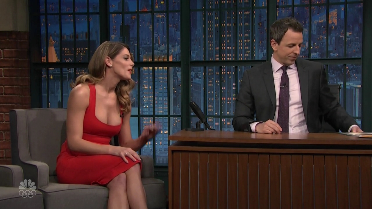 Ashley-Greene-dot_nl-6april2016LateNightwithSethMeyers0477.jpg