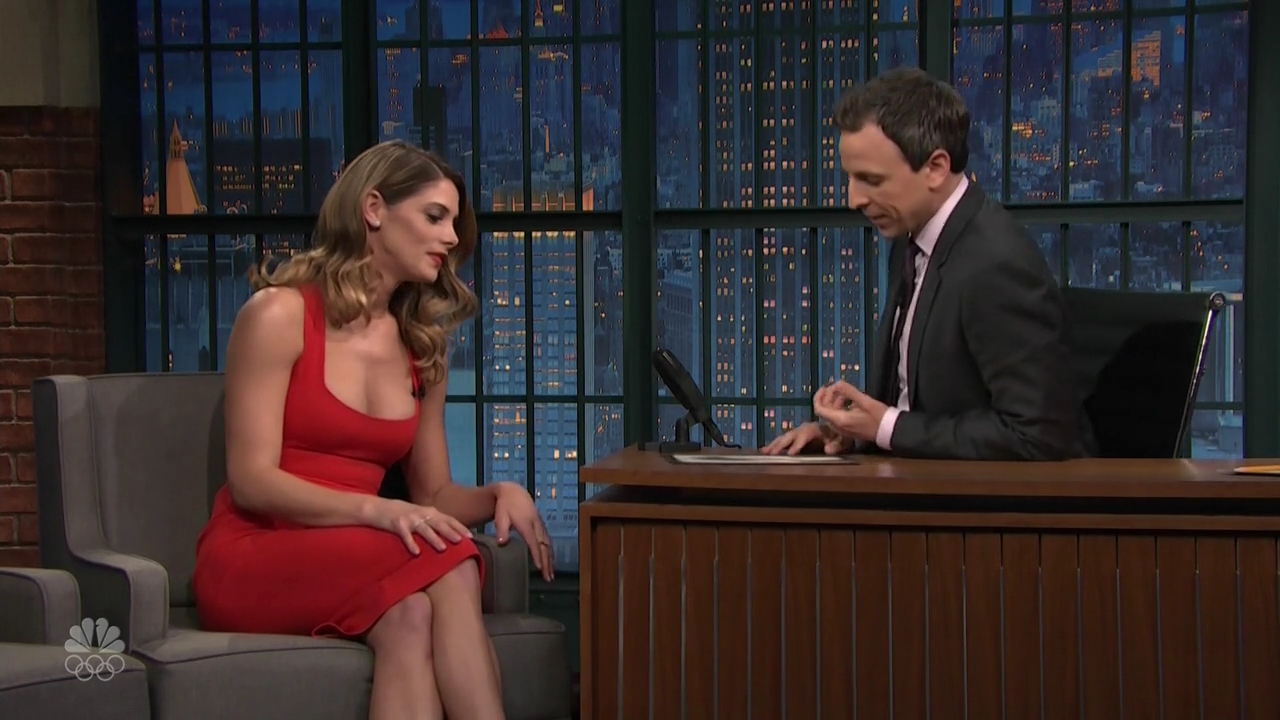 Ashley-Greene-dot_nl-6april2016LateNightwithSethMeyers0482.jpg