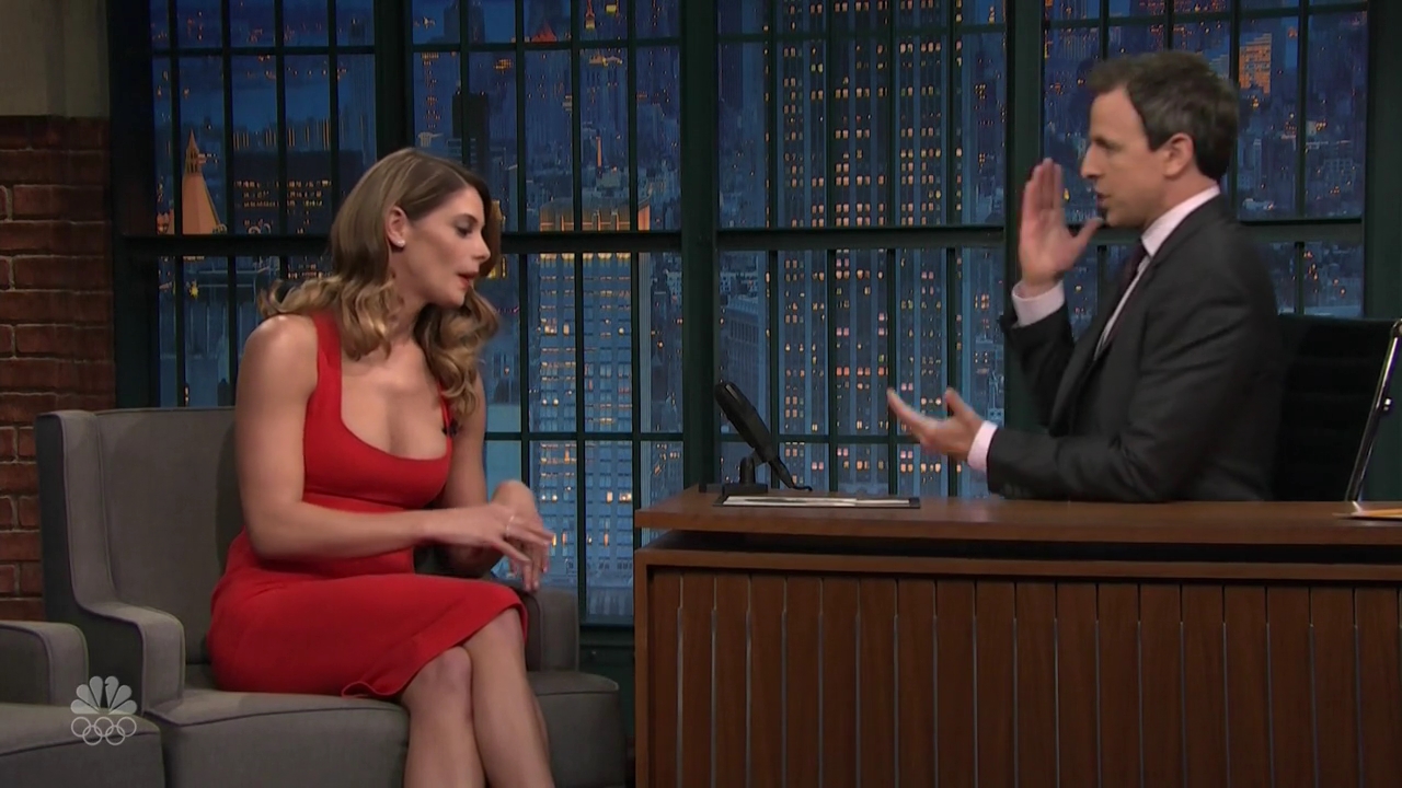 Ashley-Greene-dot_nl-6april2016LateNightwithSethMeyers0484.jpg