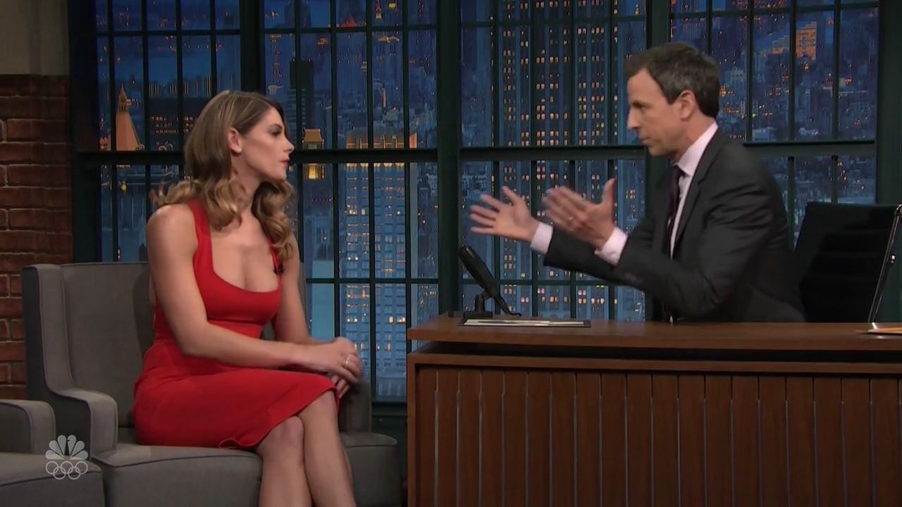 Ashley-Greene-dot_nl-6april2016LateNightwithSethMeyers0488.jpg
