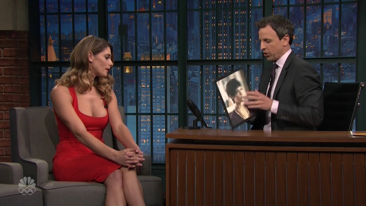 Ashley-Greene-dot_nl-6april2016LateNightwithSethMeyers0498.jpg