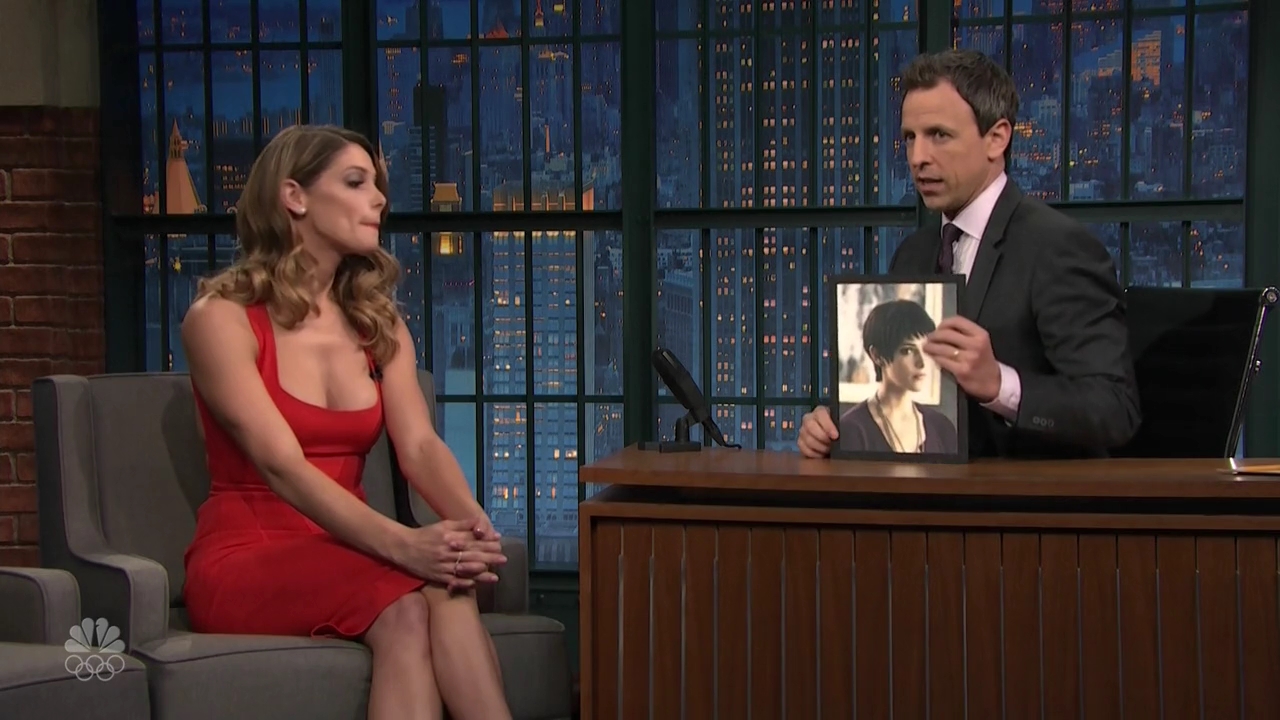Ashley-Greene-dot_nl-6april2016LateNightwithSethMeyers0500.jpg