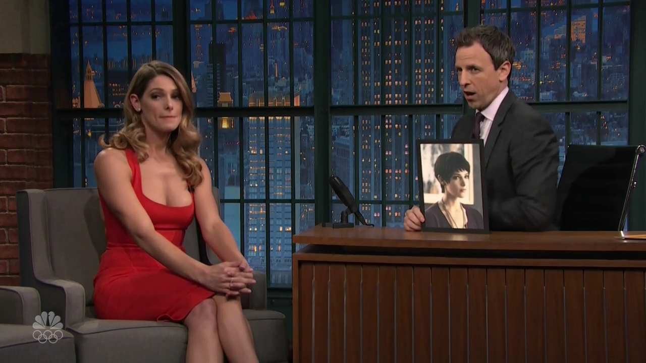 Ashley-Greene-dot_nl-6april2016LateNightwithSethMeyers0501.jpg