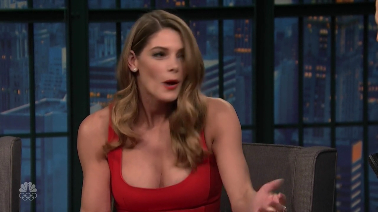 Ashley-Greene-dot_nl-6april2016LateNightwithSethMeyers0575.jpg