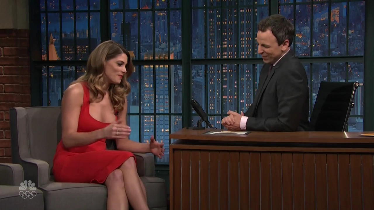 Ashley-Greene-dot_nl-6april2016LateNightwithSethMeyers0583.jpg
