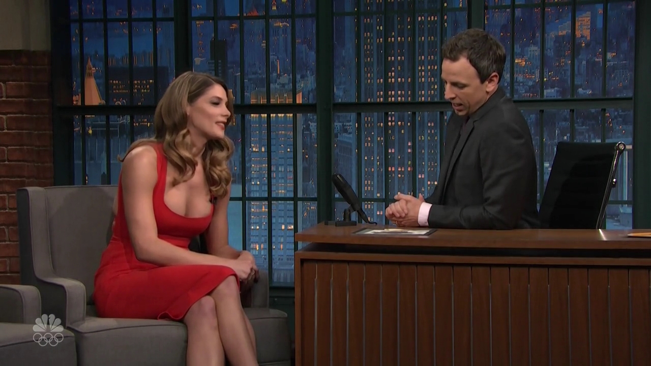 Ashley-Greene-dot_nl-6april2016LateNightwithSethMeyers0589.jpg