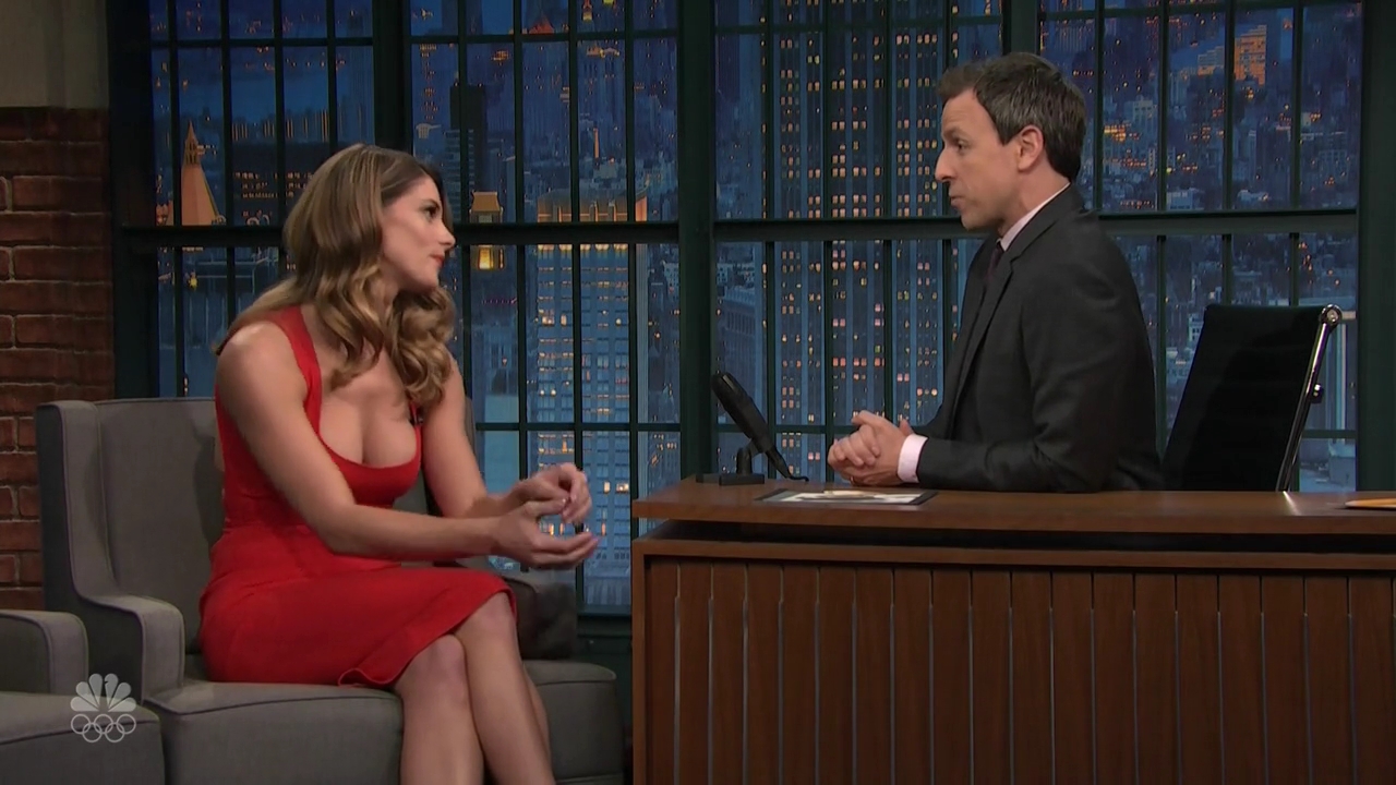 Ashley-Greene-dot_nl-6april2016LateNightwithSethMeyers0596.jpg