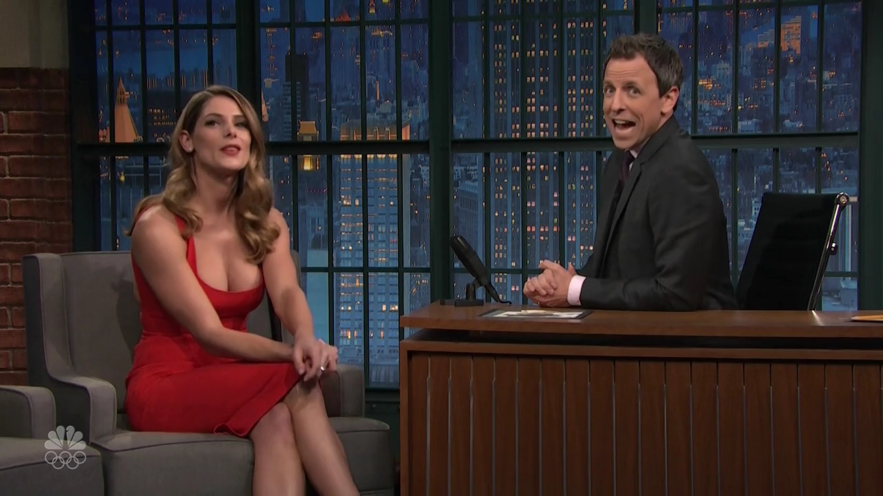 Ashley-Greene-dot_nl-6april2016LateNightwithSethMeyers0603.jpg