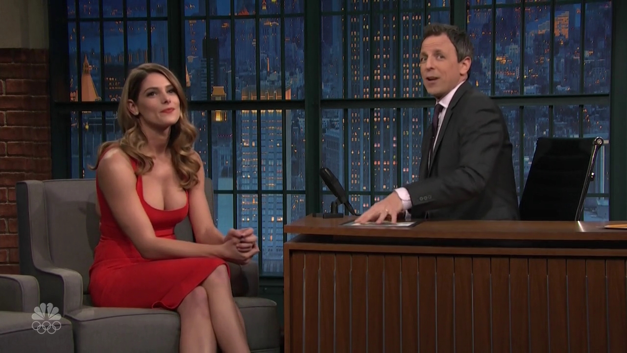 Ashley-Greene-dot_nl-6april2016LateNightwithSethMeyers0605.jpg
