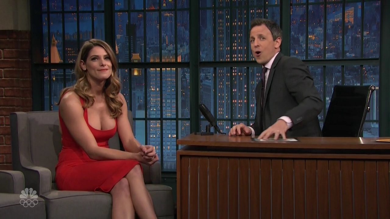 Ashley-Greene-dot_nl-6april2016LateNightwithSethMeyers0606.jpg