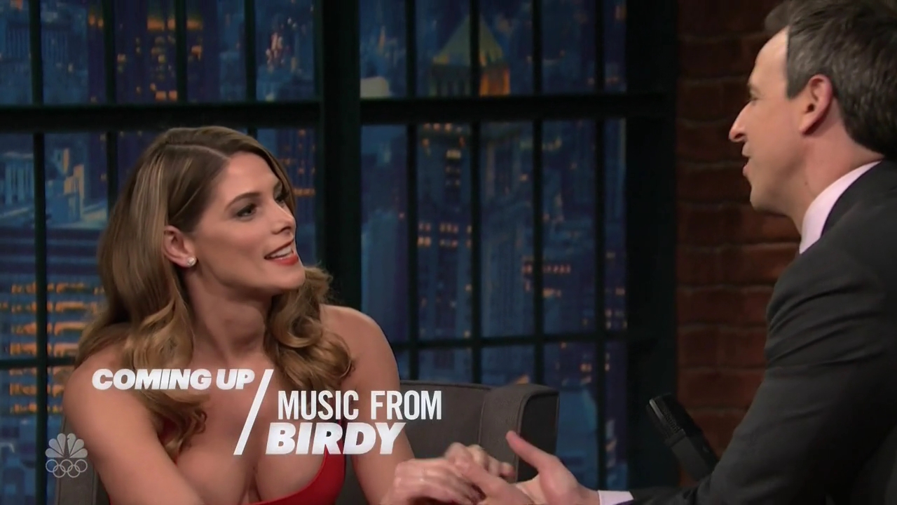 Ashley-Greene-dot_nl-6april2016LateNightwithSethMeyers0622.jpg