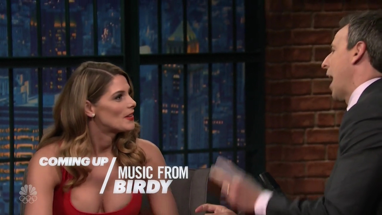 Ashley-Greene-dot_nl-6april2016LateNightwithSethMeyers0623.jpg