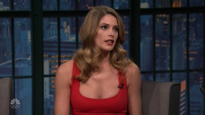 Ashley-Greene-dot_nl-6april2016LateNightwithSethMeyers0117.jpg