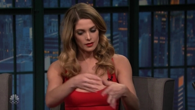 Ashley-Greene-dot_nl-6april2016LateNightwithSethMeyers0177.jpg