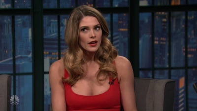 Ashley-Greene-dot_nl-6april2016LateNightwithSethMeyers0180.jpg