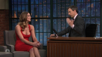 Ashley-Greene-dot_nl-6april2016LateNightwithSethMeyers0223.jpg