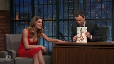 Ashley-Greene-dot_nl-6april2016LateNightwithSethMeyers0350.jpg