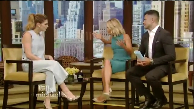 Ashley-Greene-dot_nl-7april2016LiveWithKellyAndMichael0029.jpg