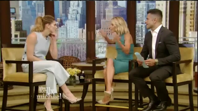 Ashley-Greene-dot_nl-7april2016LiveWithKellyAndMichael0033.jpg