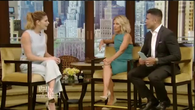 Ashley-Greene-dot_nl-7april2016LiveWithKellyAndMichael0084.jpg Ashley-Greene-dot_nl-7april2016LiveWithKellyAndMichael0084.jpg