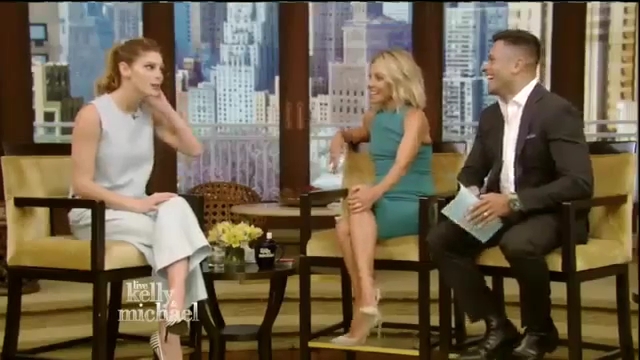 Ashley-Greene-dot_nl-7april2016LiveWithKellyAndMichael0088.jpg