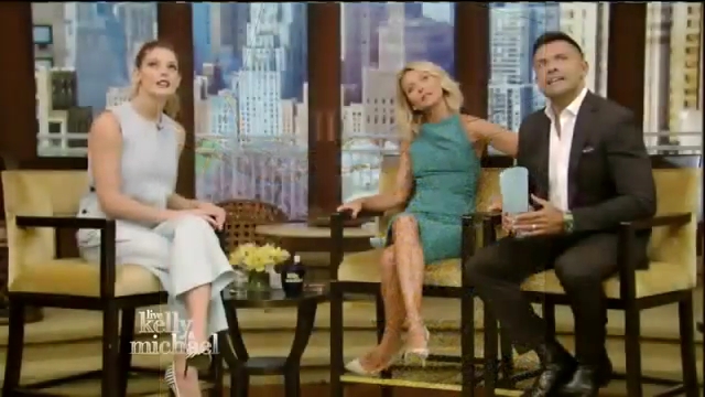 Ashley-Greene-dot_nl-7april2016LiveWithKellyAndMichael0106.jpg Ashley-Greene-dot_nl-7april2016LiveWithKellyAndMichael0106.jpg