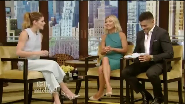 Ashley-Greene-dot_nl-7april2016LiveWithKellyAndMichael0128.jpg Ashley-Greene-dot_nl-7april2016LiveWithKellyAndMichael0128.jpg